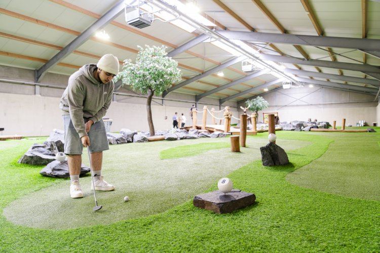 Indoor Mini Golf